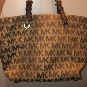 Michael kors purse
